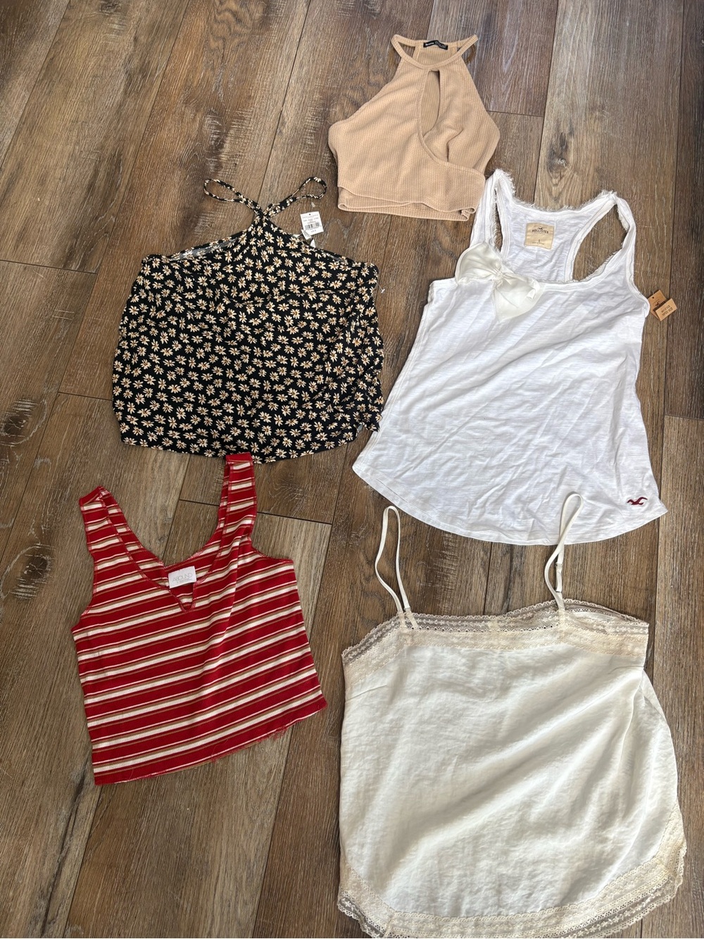 Bershka Beige Halter Ribbed to. 4 piece 
Missing bottom right spaghetti shirt